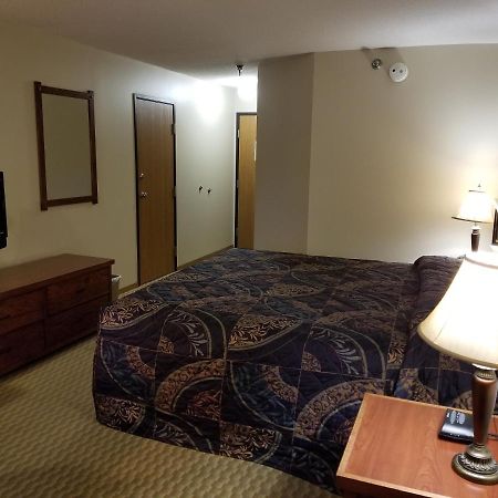Prairie Inn Vermillion エクステリア 写真