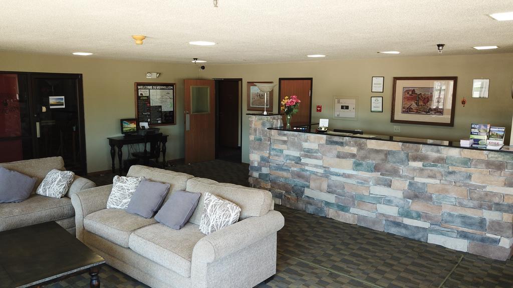 Prairie Inn Vermillion エクステリア 写真