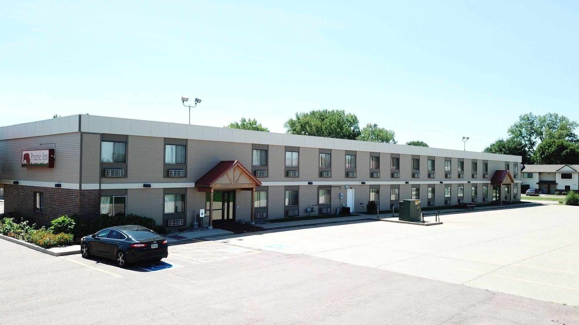 Prairie Inn Vermillion エクステリア 写真