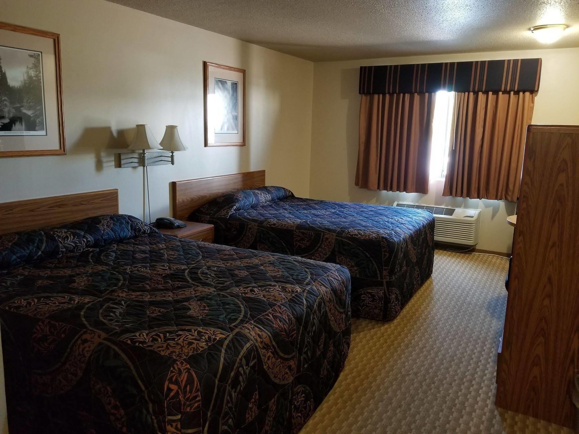 Prairie Inn Vermillion エクステリア 写真