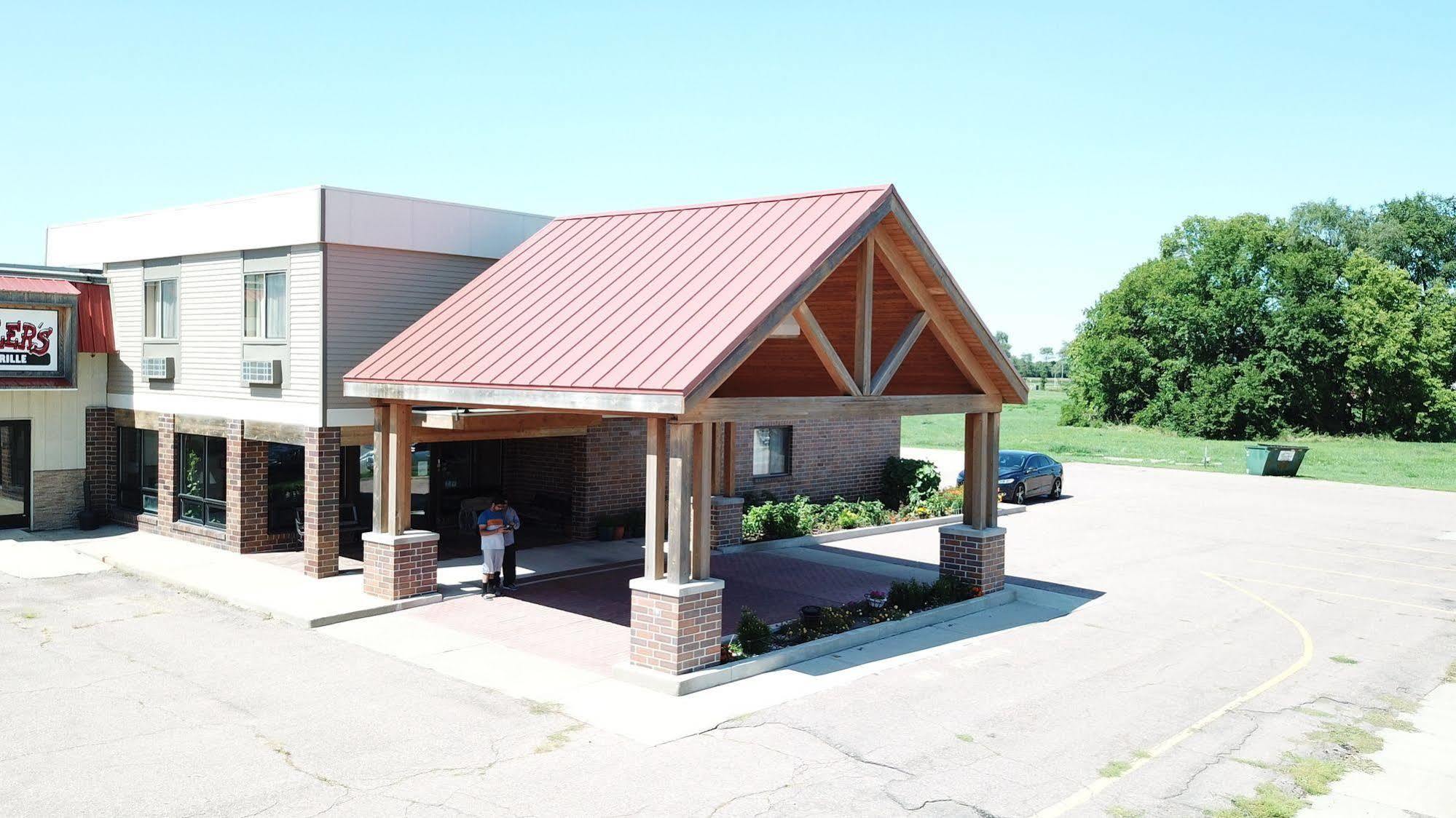 Prairie Inn Vermillion エクステリア 写真